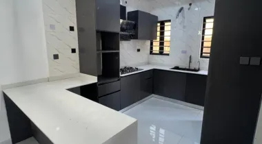 4 BEDROOM FULLY DETACHED DUPLEX FOR RENT