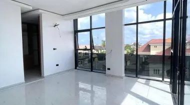 SALES ALERT* EXQUISITELY FINISHED 4 BEDROOM TERRACE DUPLEX WITH SWIMMING POOL, GYM, BQ, SMART HOME FEATURES etc* (1 Unit Left)