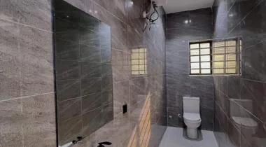 Fully Serviced 2/3 Bedroom Apartment With Elevator at Lekki Phase 1