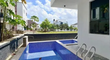 5 Bedroom Fully Detached For sale