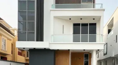 6 Bedroom Fully Detached Duplex