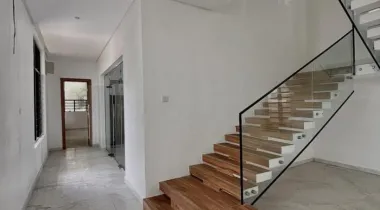 4 Bedroom fully detached Duplex