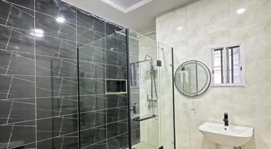 3 Bedroom terrace duplex available for rent!!!    Location: Ikate, Lagos