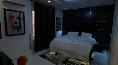 Luxurious ONE BEDROOM APARTMENT WITH PS5(1st floor)