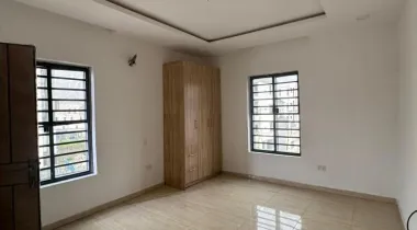 2/3 bedroom apartment