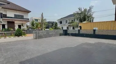 4 Bedroom fully detached Duplex