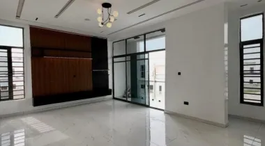 5 Bedroom Fully Detached Duplex