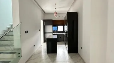 4 BEDROOM TERRACE DUPLEX WITH SWIMMING POOL AT IKATE LEKKI LAGOS FOR SALE