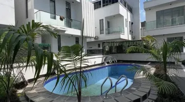 6 Bedroom Fully Detached Duplex