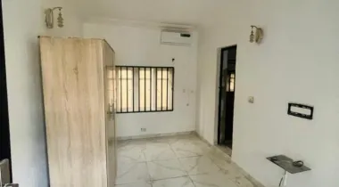 Selfcon available for rent