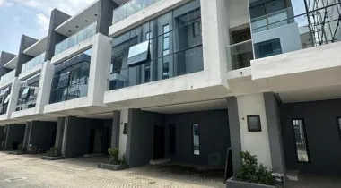 4 BEDROOM TERRACE DUPLEX WITH SWIMMING POOL AT IKATE LEKKI LAGOS FOR SALE
