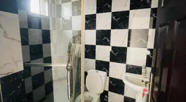 3 bedroom flat  Upstairs