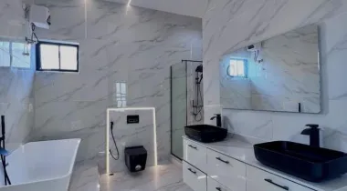 📍IKOTA LEKKI | 5 BED | N420M CONTEMPORARY 5 BEDROOM FULLY DETACHED HOME WITH SWIMMING POOL, SOLAR, INVERTER &amp; BATTERIES, GYM ROOM , CINEMA , ROOF TOP TERRACE FOR SALE