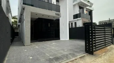 Exquisitely Detailed 5 Bedroom Fully Detached with Private Swimming Pool, BQ, Ante room, Ample Parking Space, CCTV, etc