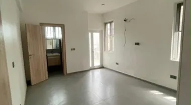 Fully serviced 2 Bedroom Apartment Location: Ikate,Lekk