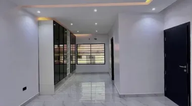 Fully Serviced 2/3 Bedroom Apartment With Elevator at Lekki Phase 1