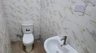 2 Bedroom apartment upstairs