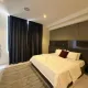 Luxe 2 bedroom apartment with a suspended swimming pool