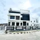 Fully detached 7 bedroom with 2 rooms bq