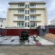 Spacious 2 bedroom detached with pool, gym &amp;amp; elevator in a secure location.