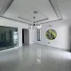 Luxurious 6 bedroom fully detached with swimming pool