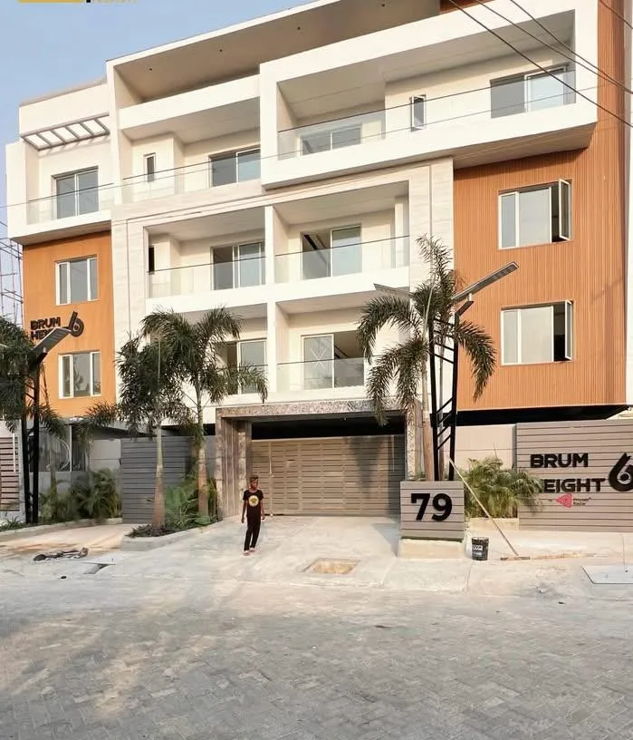 2–3 bedroom apartment for sale in Lekki Phase 1, Lagos with elevator and boys’ quarters — luxury residential property in Eti-Osa.