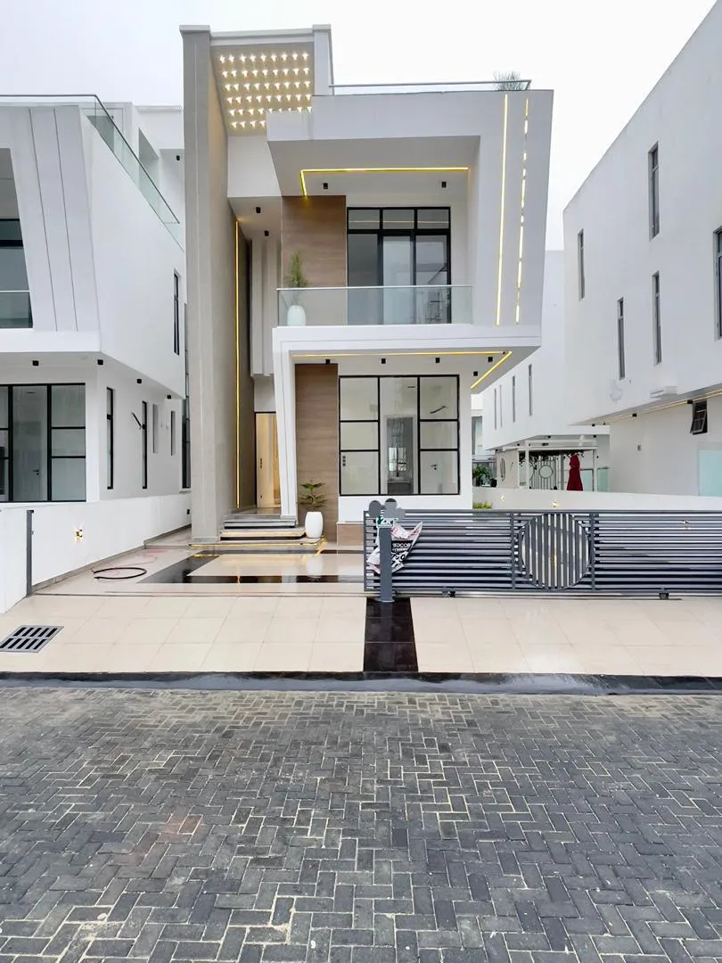 5 bedroom fully detached duplex for sale in Osapa London Lekki with cinema pool gym and BQ. 