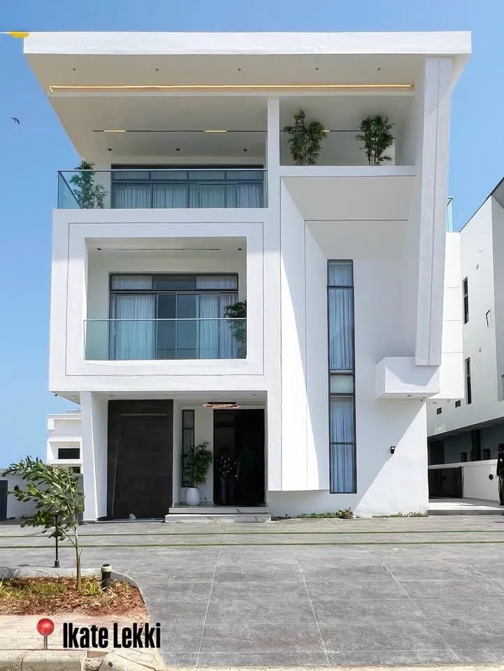 5 Bedroom Fully Detached Home for Sale in Ikate Lekki