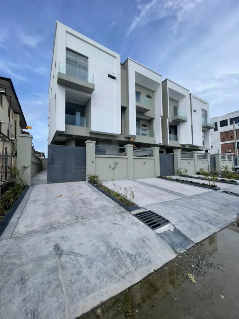4 Bedroom Terrace in Ikoyi