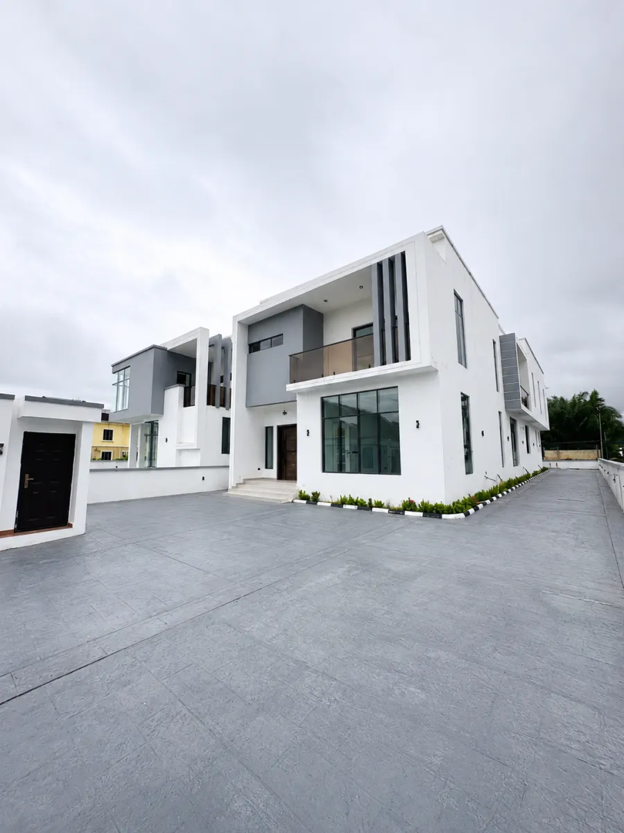A 4 bedroom house in the heart of Ajah